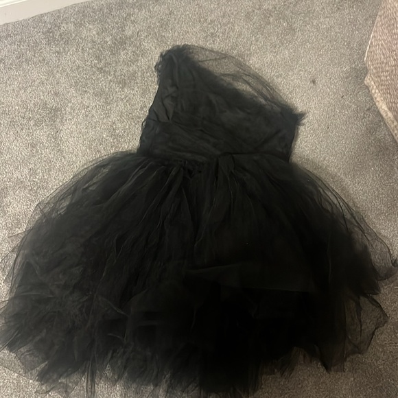 BLACK ONE SHOULDER DRESS - Picture 2 of 4